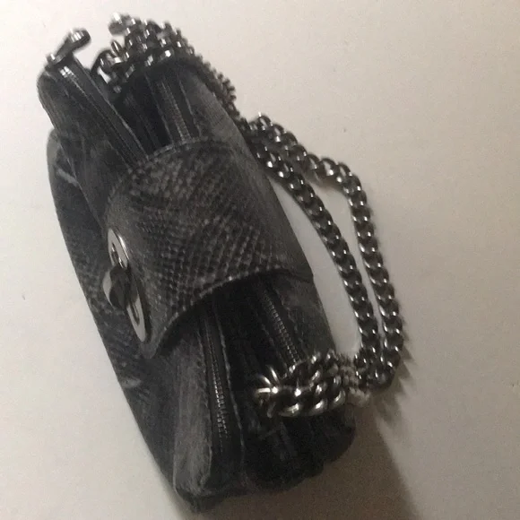 Handbag - Picture 2 of 8